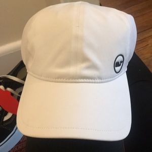 Vineyard vines white baseball cap